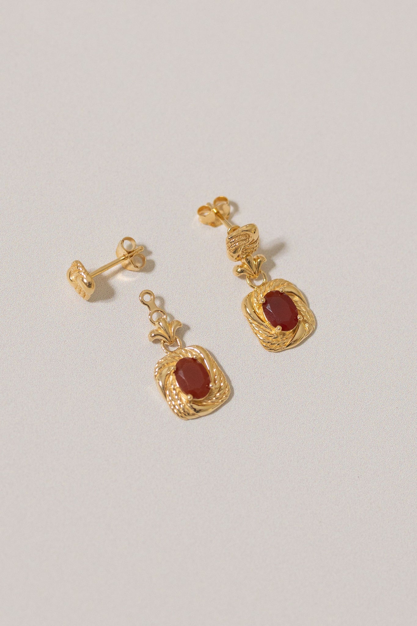 Scarlet Rope Stone Earring