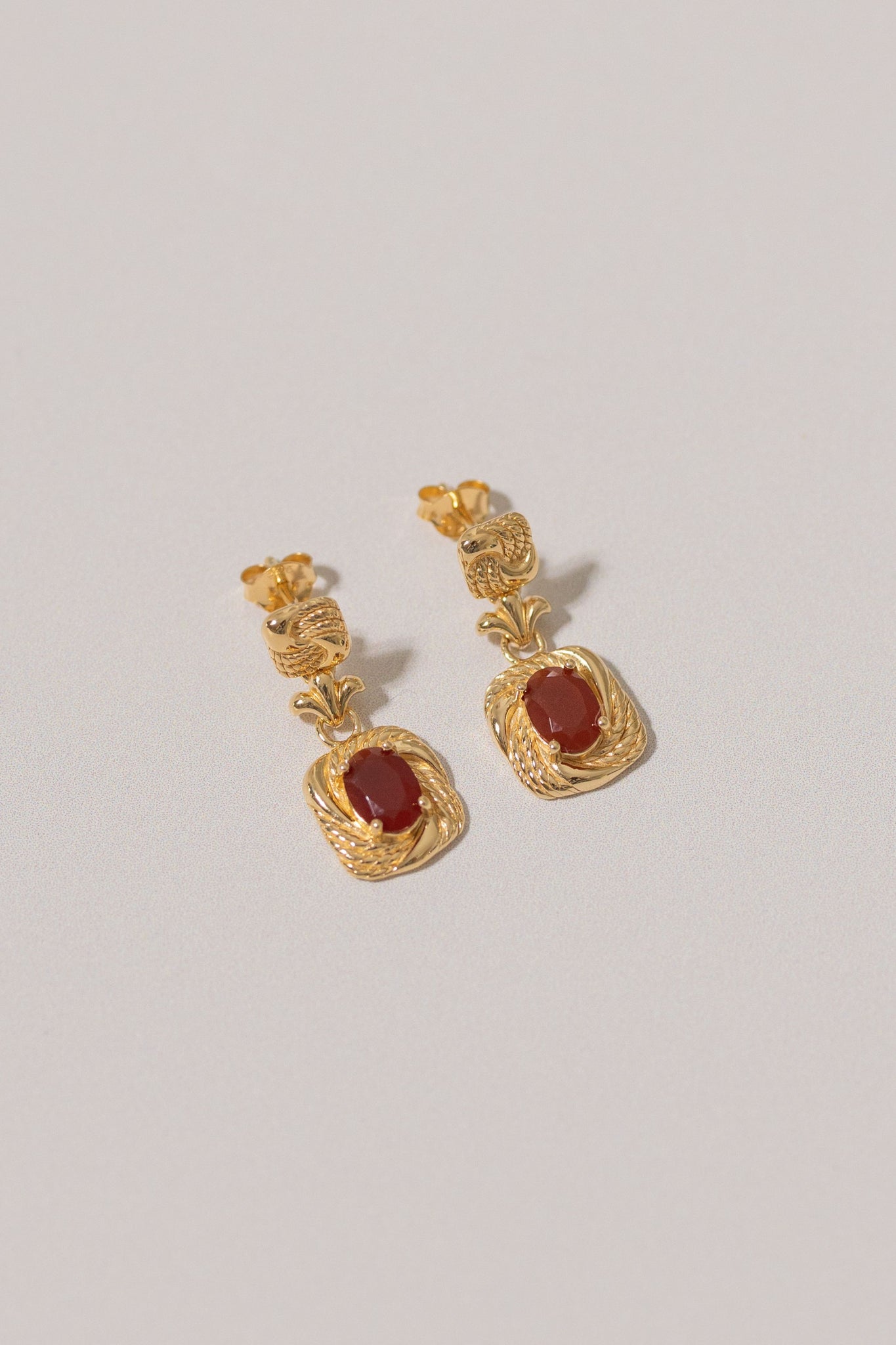 Scarlet Rope Stone Earring